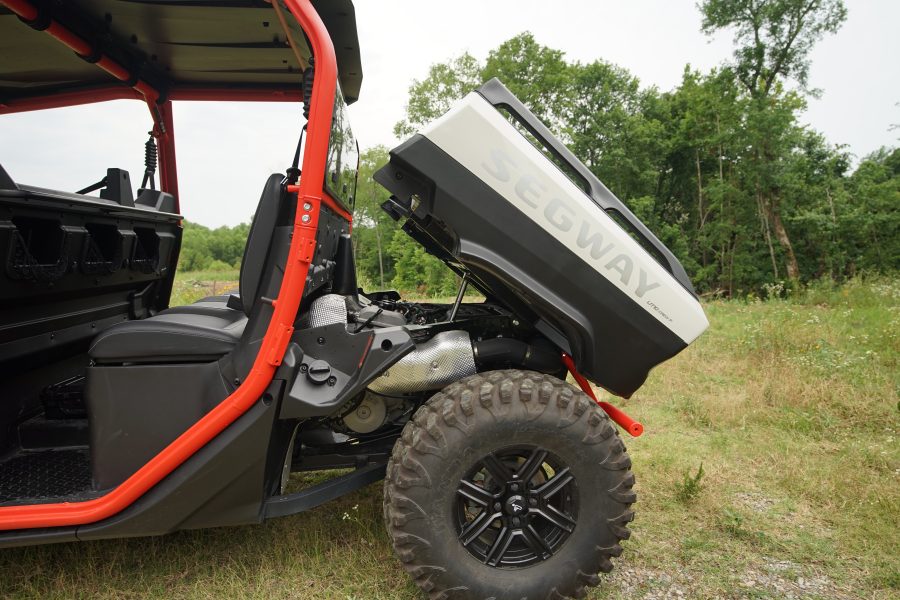 2024 Segway UT10 Crew Power Actuating Bed - Image 6