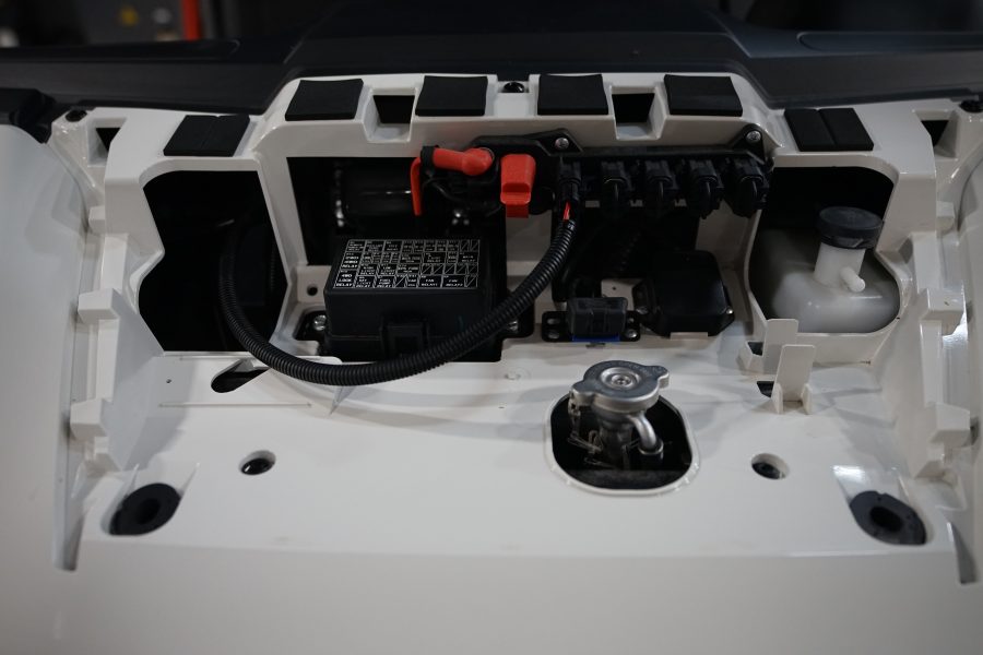 2024 Segway UT10 Crew Power Actuating Bed - Image 9